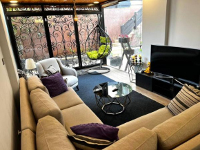 Cozy 2 BR apartment, with pool and big yard